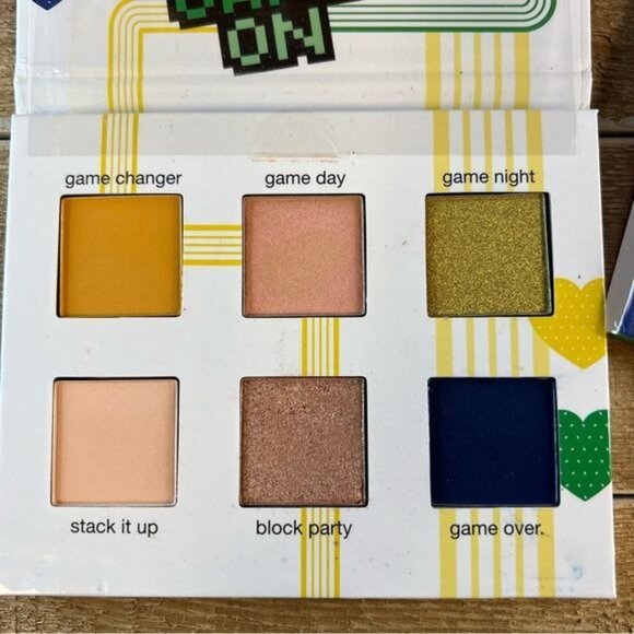 Tetris X Ipsy Game On Eyeshadow Palette Of 6 With Mirror - Picture 4 of 5